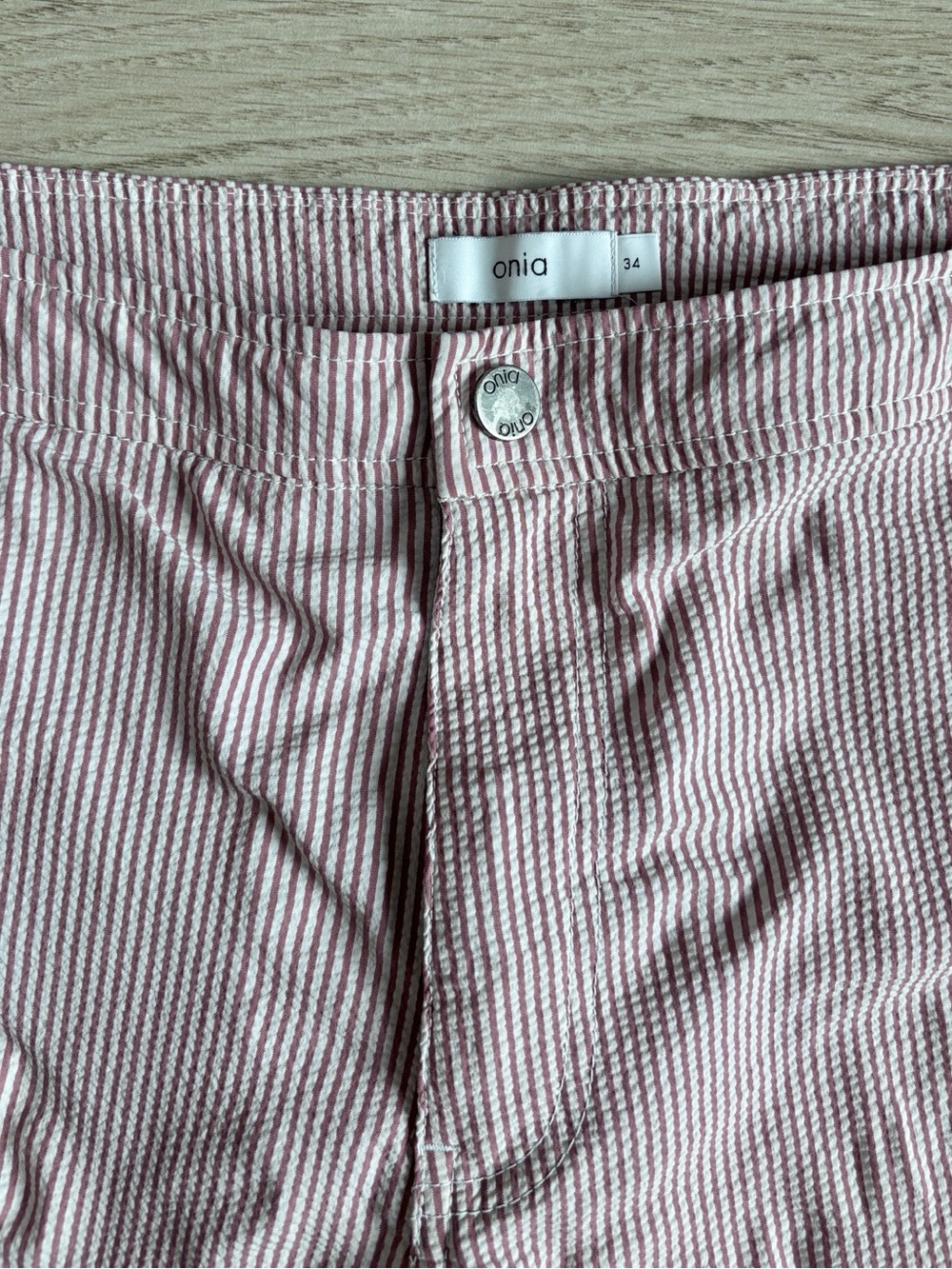 Men’s Onia Calder 7” Striped Seersucker Swim Trunks Size 34 Waist - Picture 2 of 8